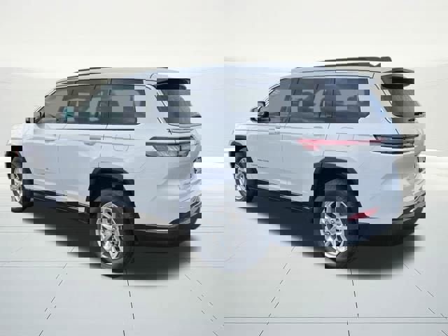 New 2025 Jeep Grand Cherokee L Laredo image 3