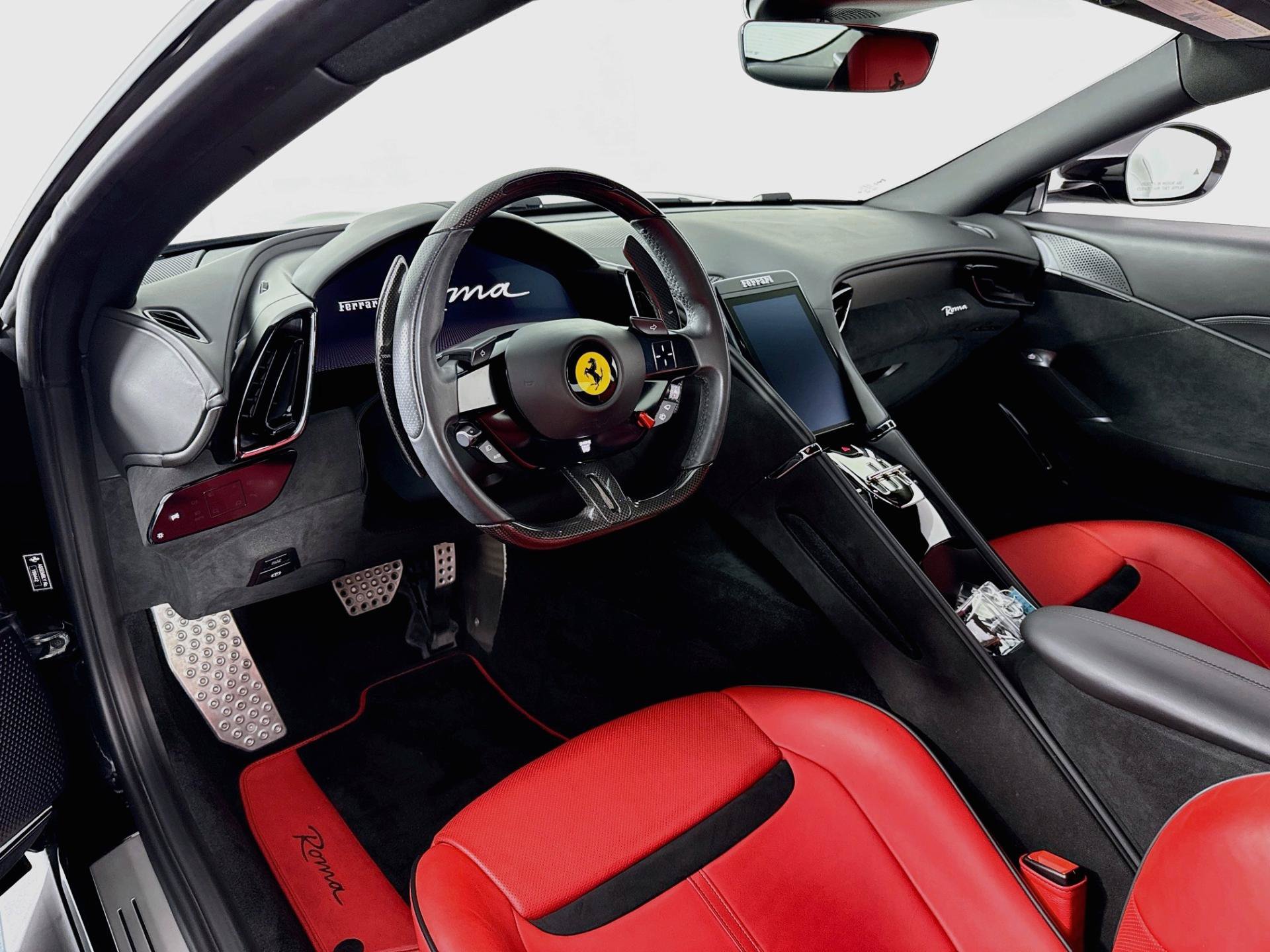 Used 2022 Ferrari Roma RWD image 9