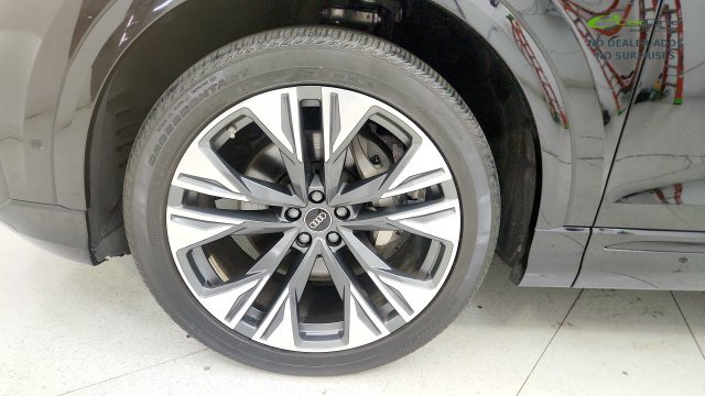 Used 2024 Audi Q8 Premium Plus AWD/4WD image 78