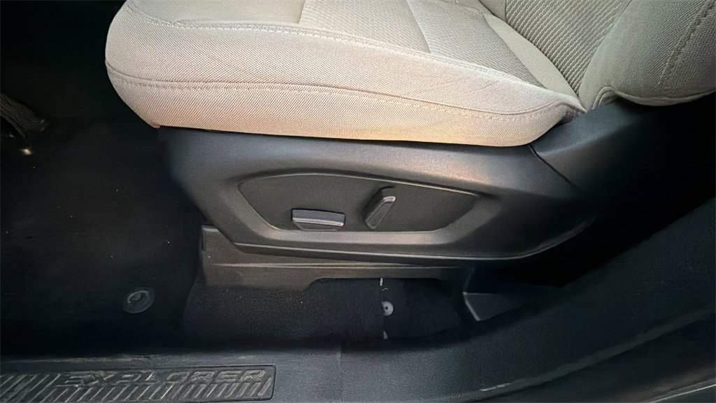 Used 2021 Ford Explorer 2WD image 18