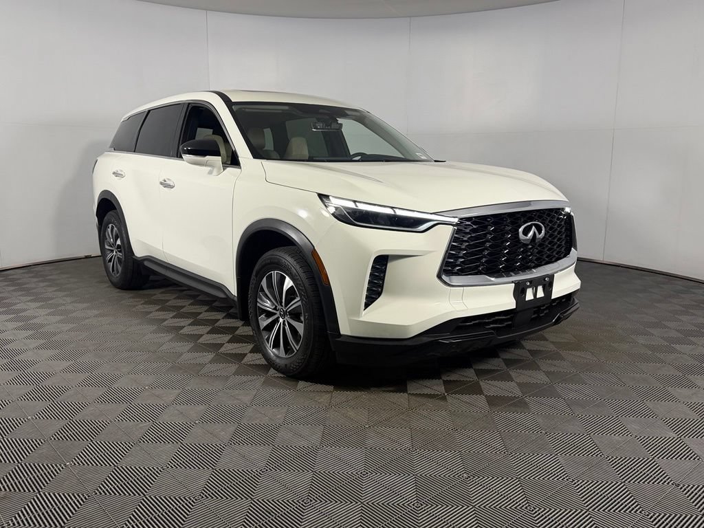 Used 2024 INFINITI QX60 Pure FWD image 3