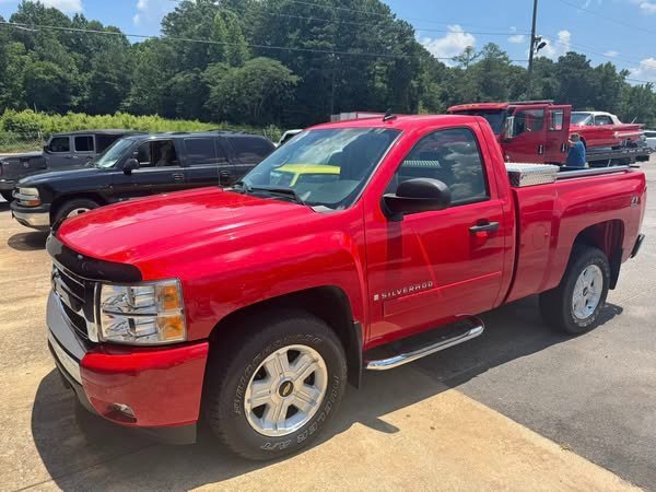 Used 2007 Chevrolet Silverado 1500 LT w/ 1LT Convenience Package image 1