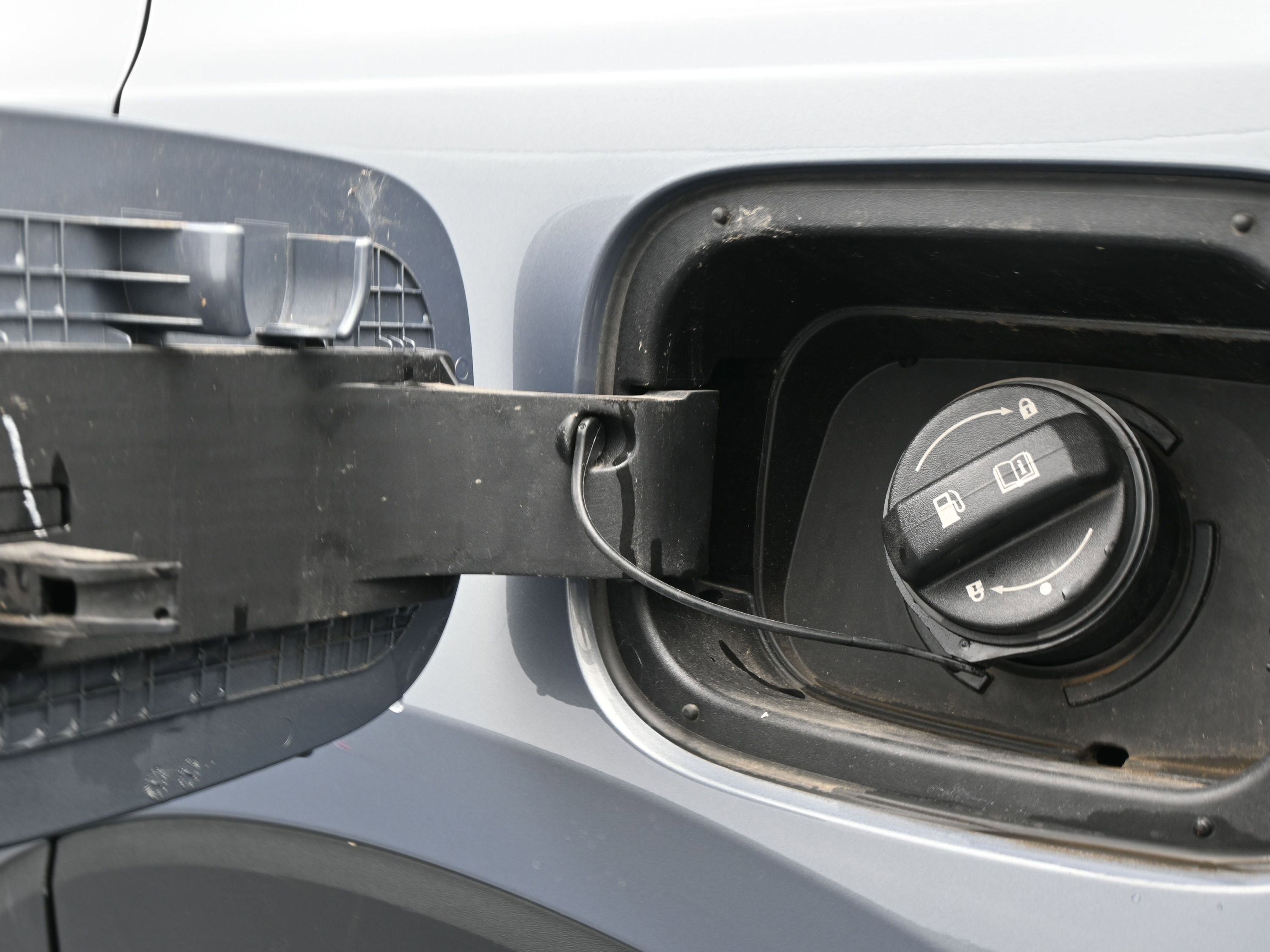 Used 2024 Kia Telluride LX image 47