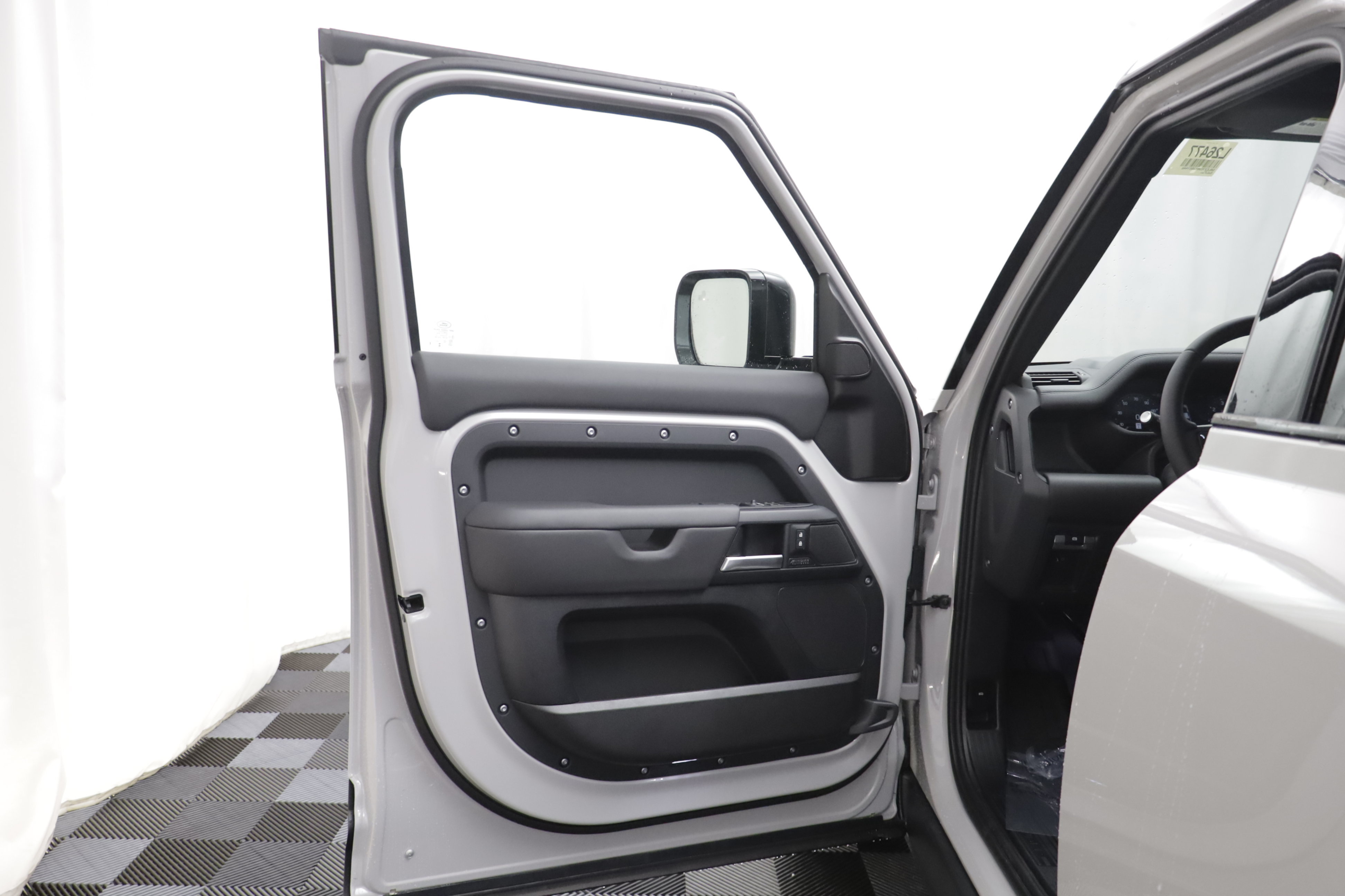 New 2026 Land Rover Defender 110 X-Dynamic SE AWD/4WD image 5