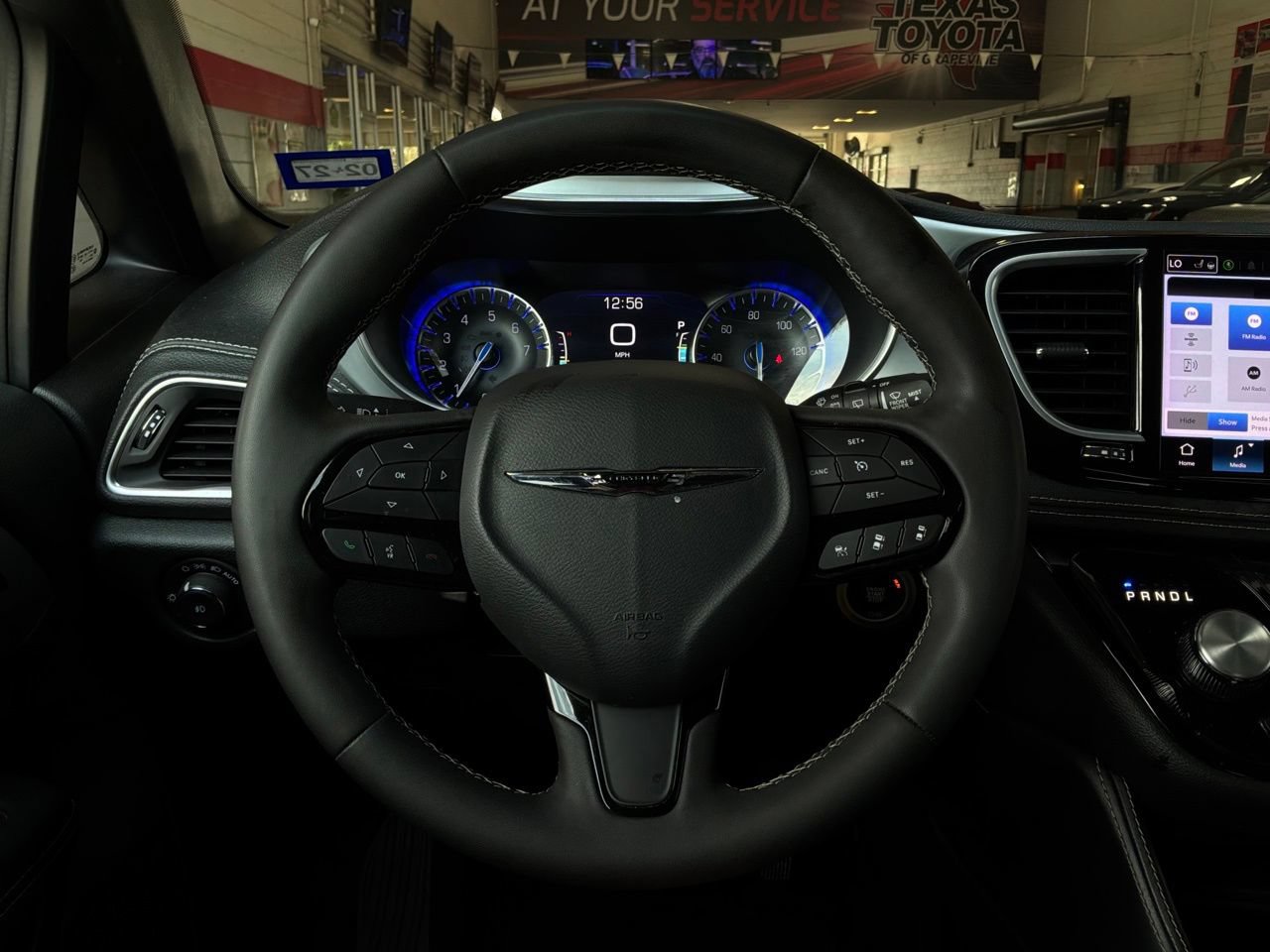Used 2025 Chrysler Pacifica Limited FWD image 48