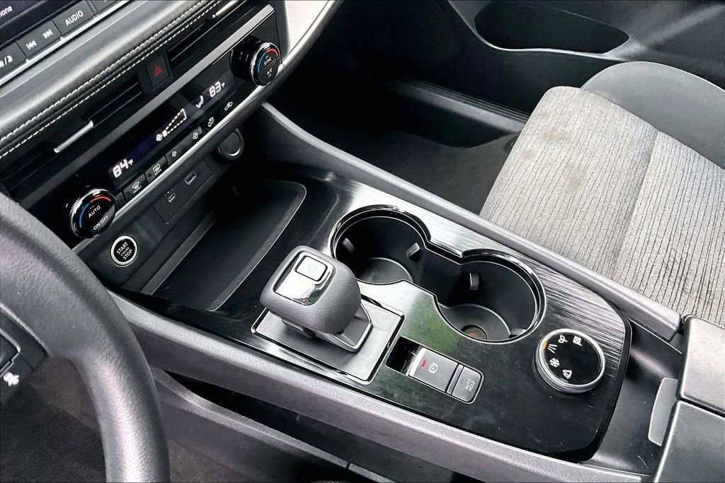 Used 2023 Nissan Rogue SV image 15