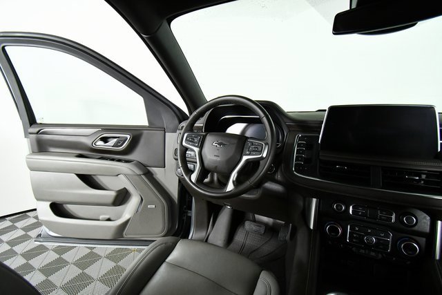 Used 2024 Chevrolet Tahoe Z71 w/ Luxury Package image 19