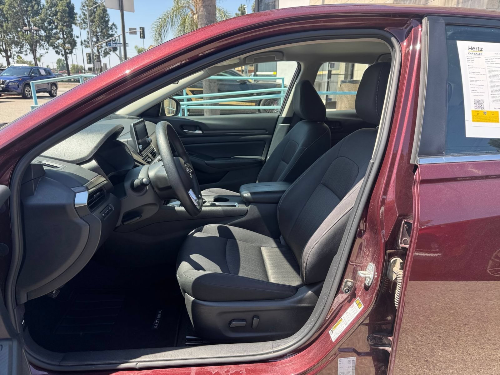 Used 2025 Nissan Altima 2.5 SV FWD image 27