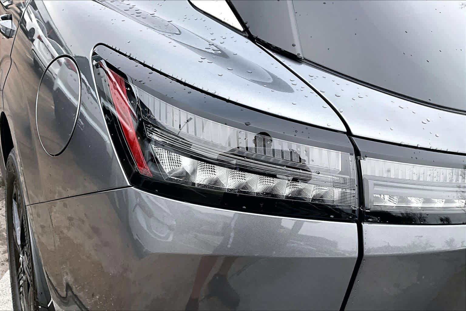 Certified 2025 Nissan Murano SV image 27
