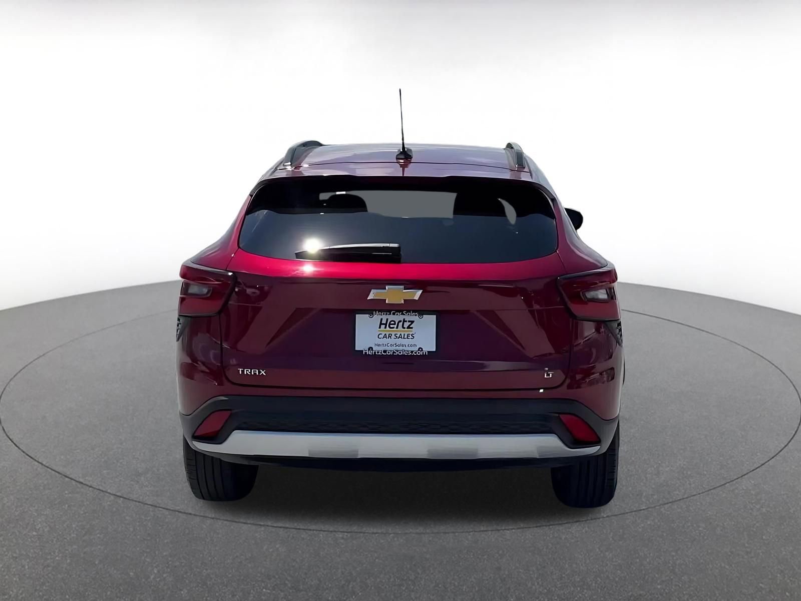 Used 2025 Chevrolet Trax LT FWD image 12