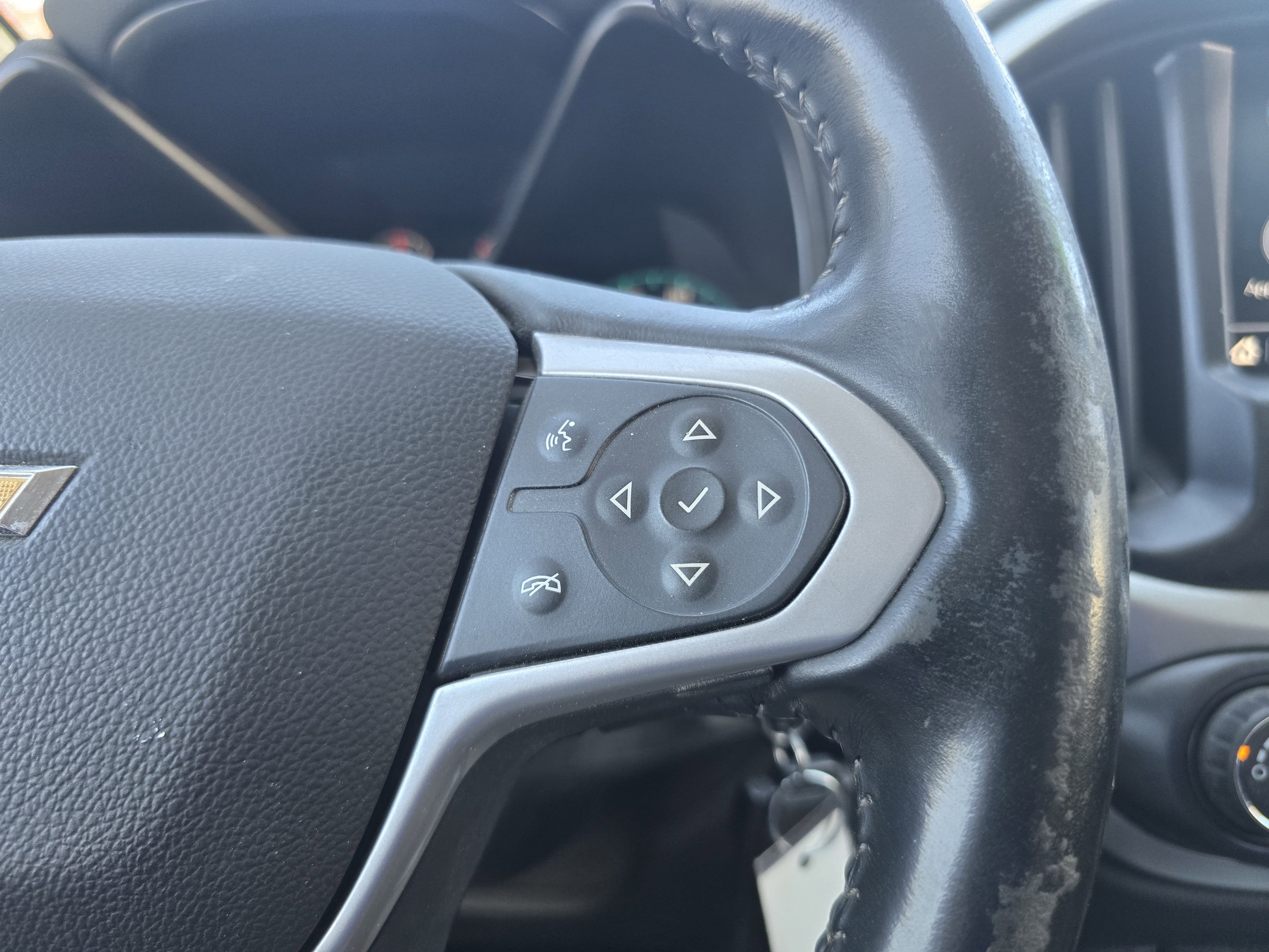 Used 2022 Chevrolet Colorado LT w/ LT Convenience Package AWD/4WD image 16