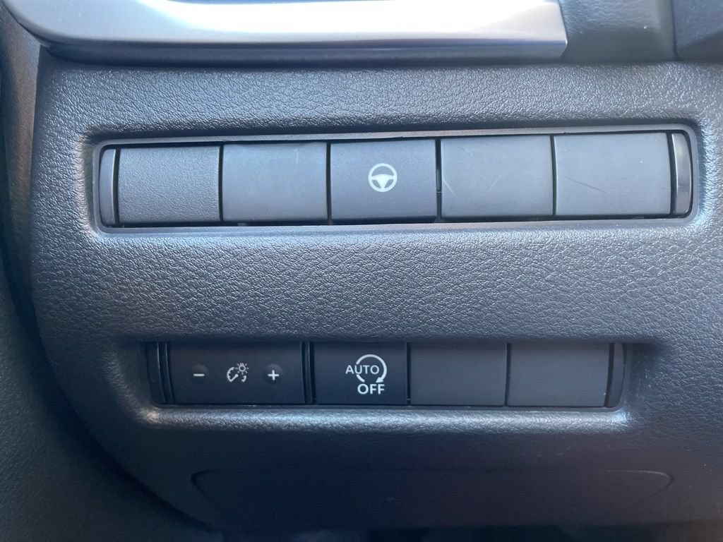 Used 2023 Nissan Rogue SV AWD/4WD image 20