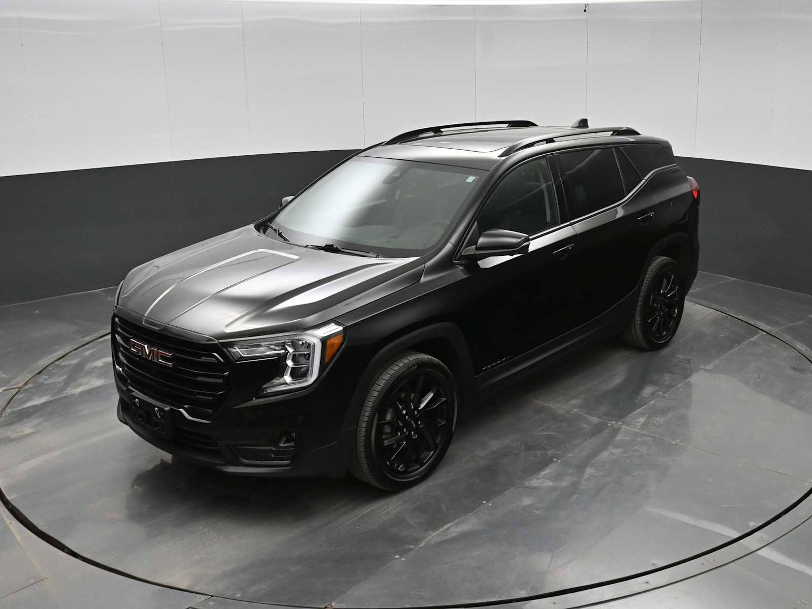 Used 2024 GMC Terrain SLT w/ Tech Package AWD/4WD image 25
