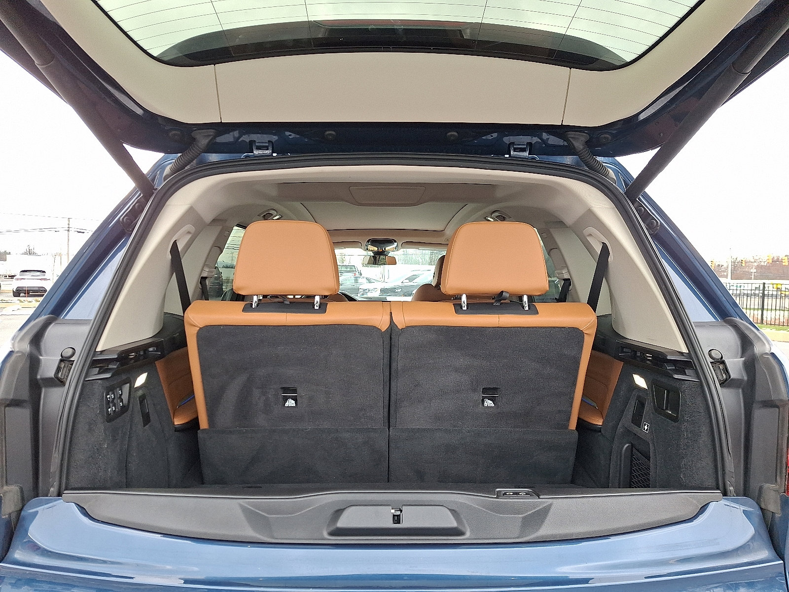 Used 2021 BMW X7 xDrive40i w/ Premium Package image 28
