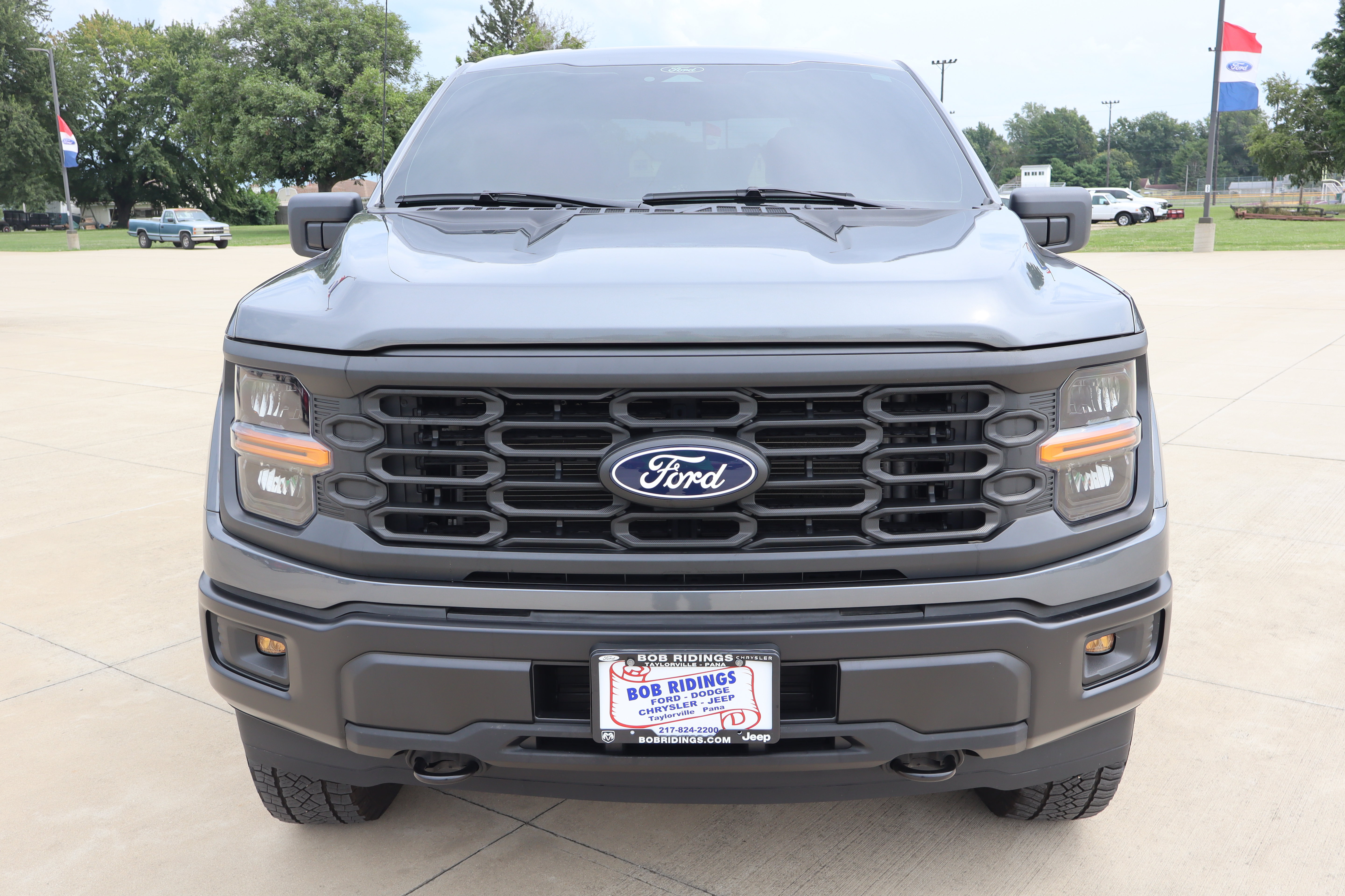 Used 2025 Ford F150 STX w/ Equipment Group 201A FX4 AWD/4WD image 2