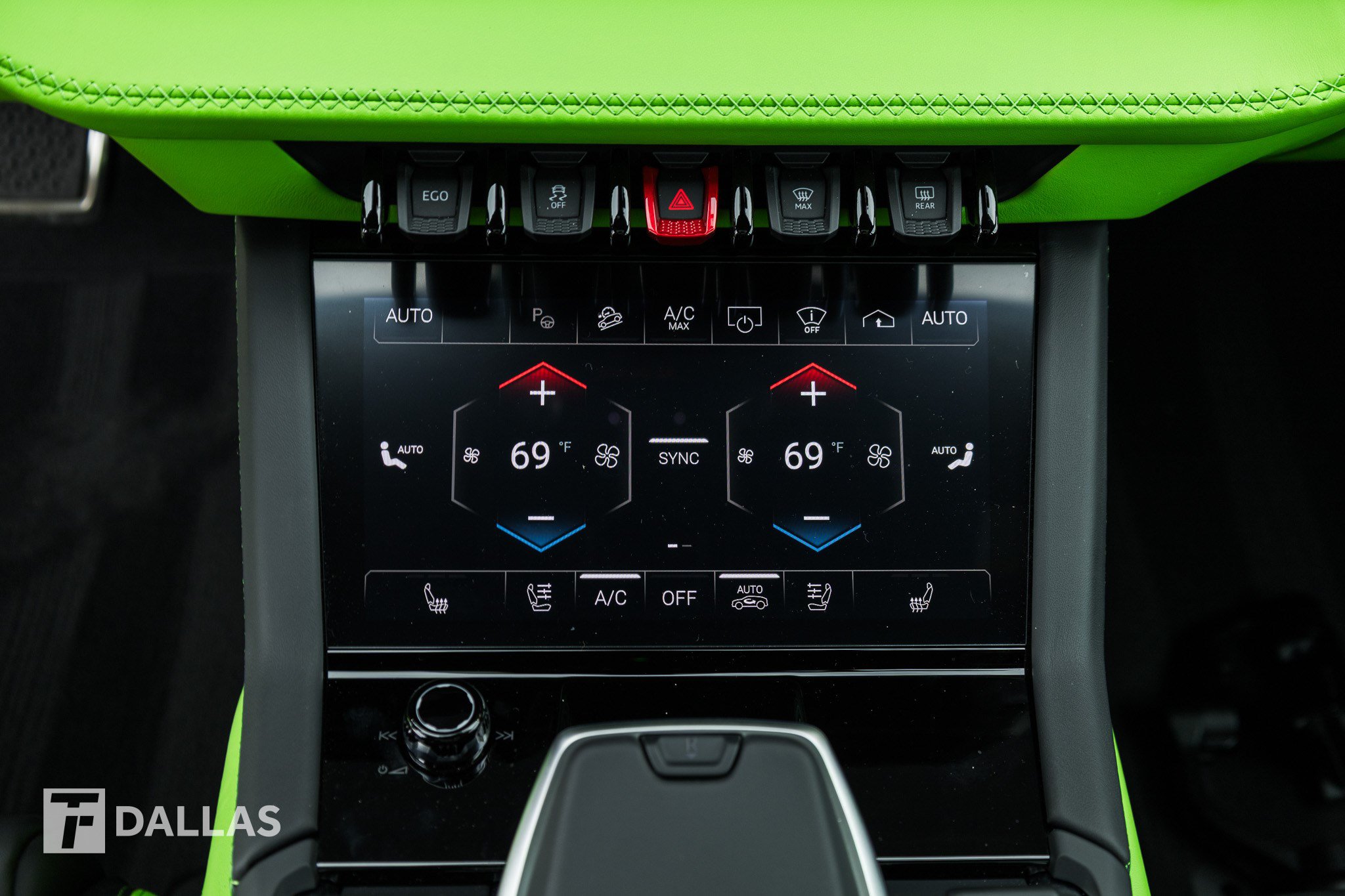 Used 2025 Lamborghini Urus Performante AWD/4WD image 26