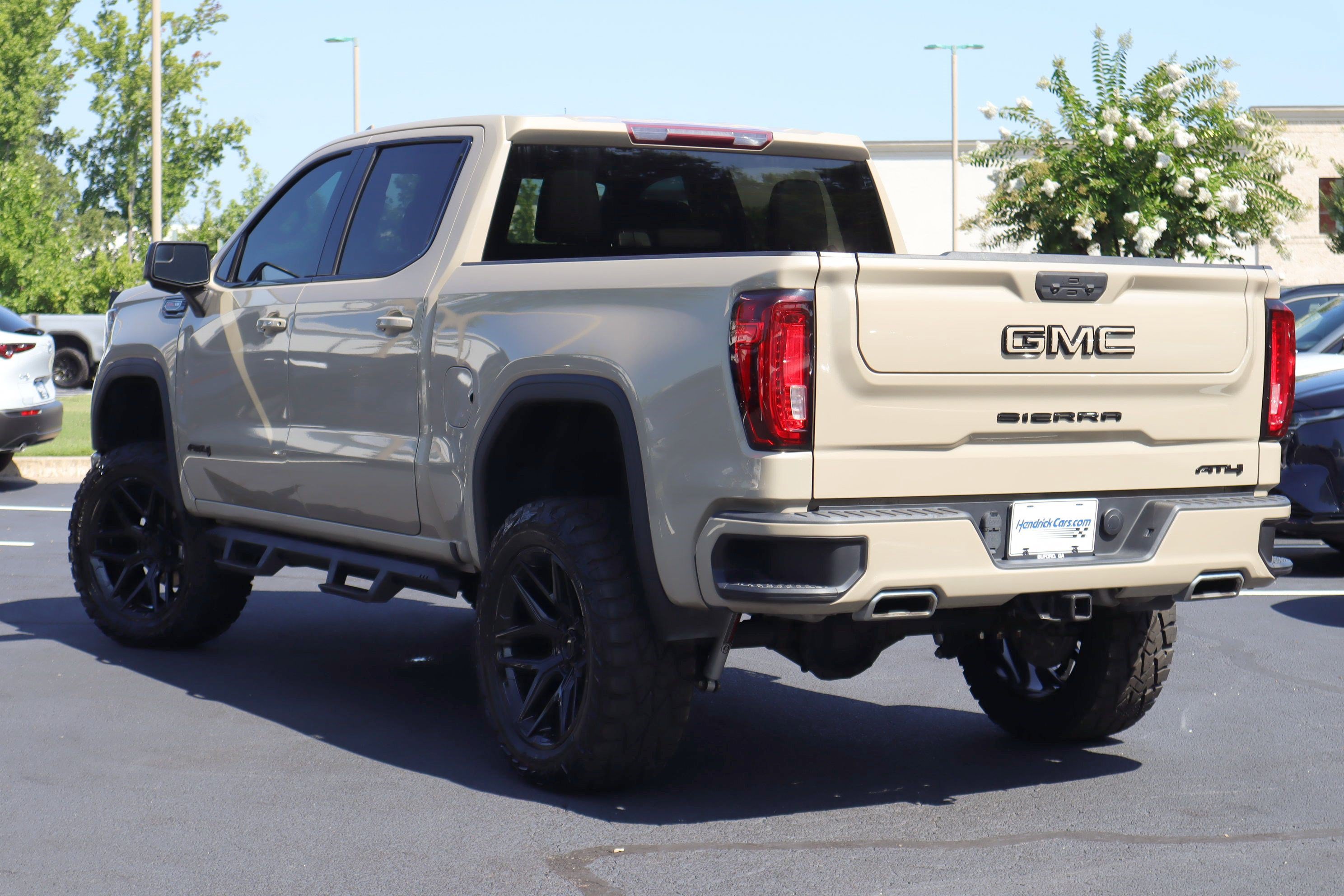 Used 2022 GMC Sierra 1500 AT4 AWD/4WD video 3