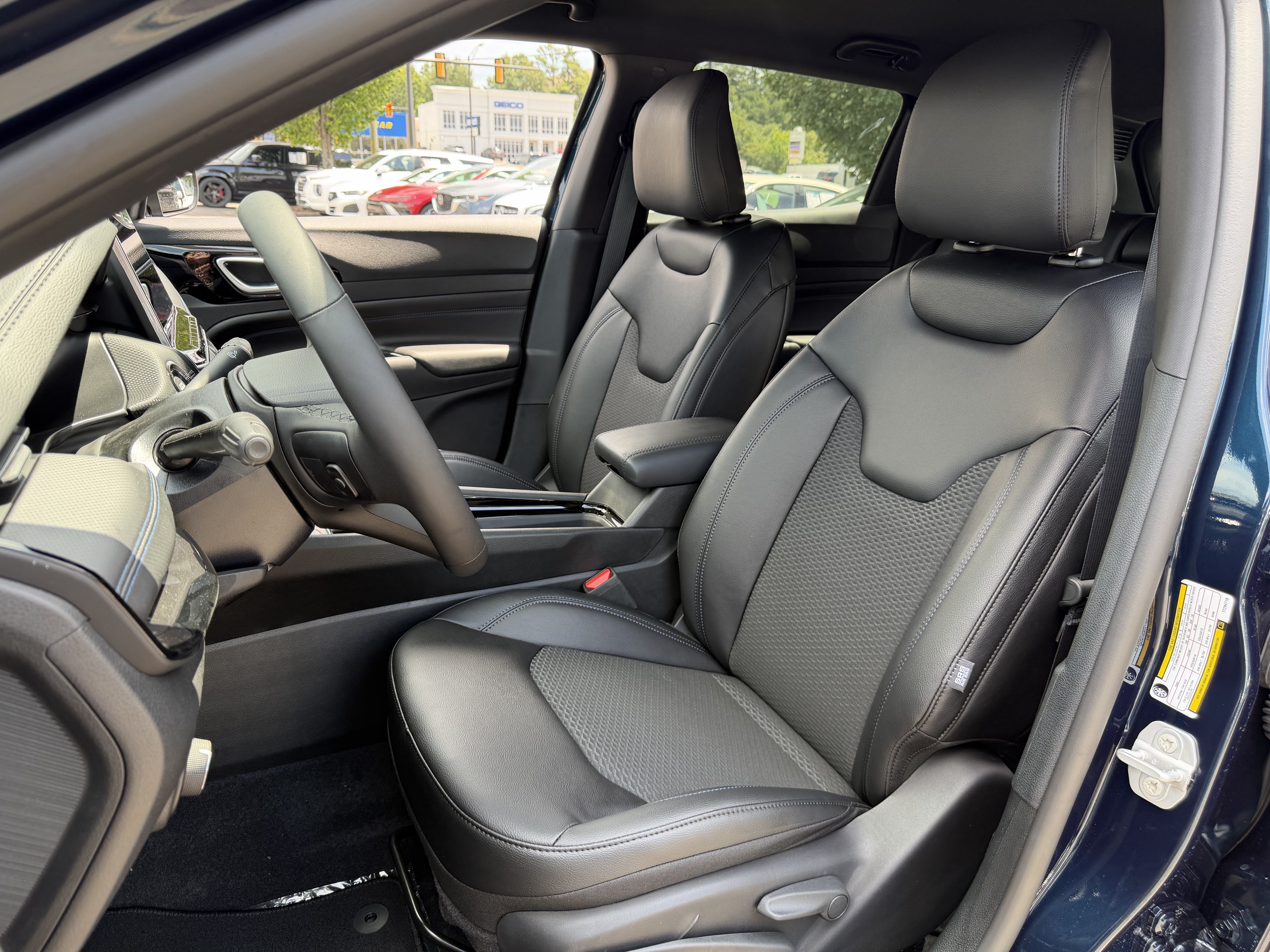 New 2026 Jeep Compass Latitude AWD/4WD image 16