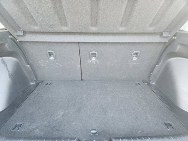 Used 2025 Hyundai Venue SEL image 33