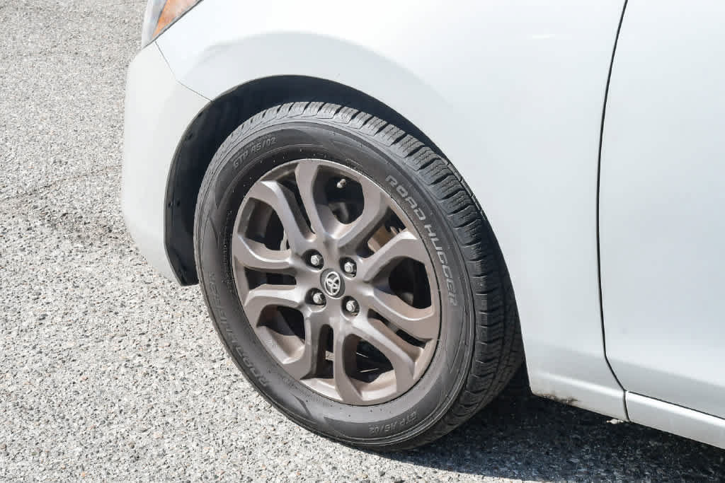 Used 2019 Toyota Yaris LE FWD image 10