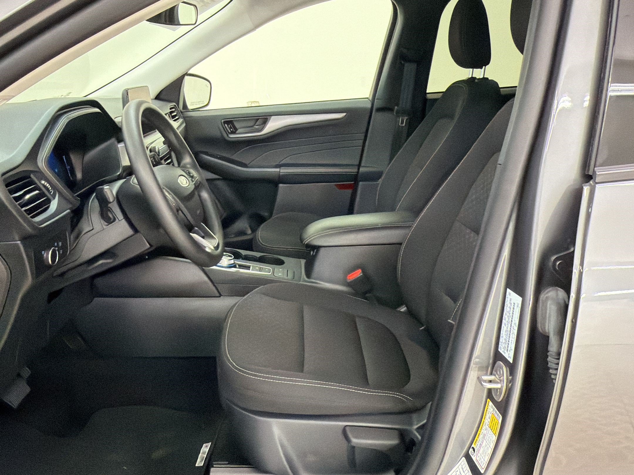 Certified 2025 Ford Escape Active AWD/4WD image 5