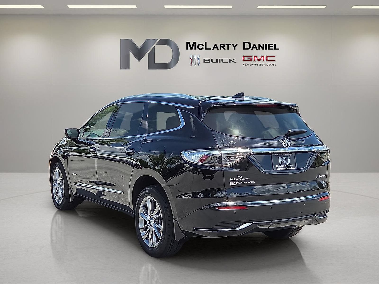 Certified 2023 Buick Enclave Avenir w/ Avenir Technology Package AWD/4WD image 13