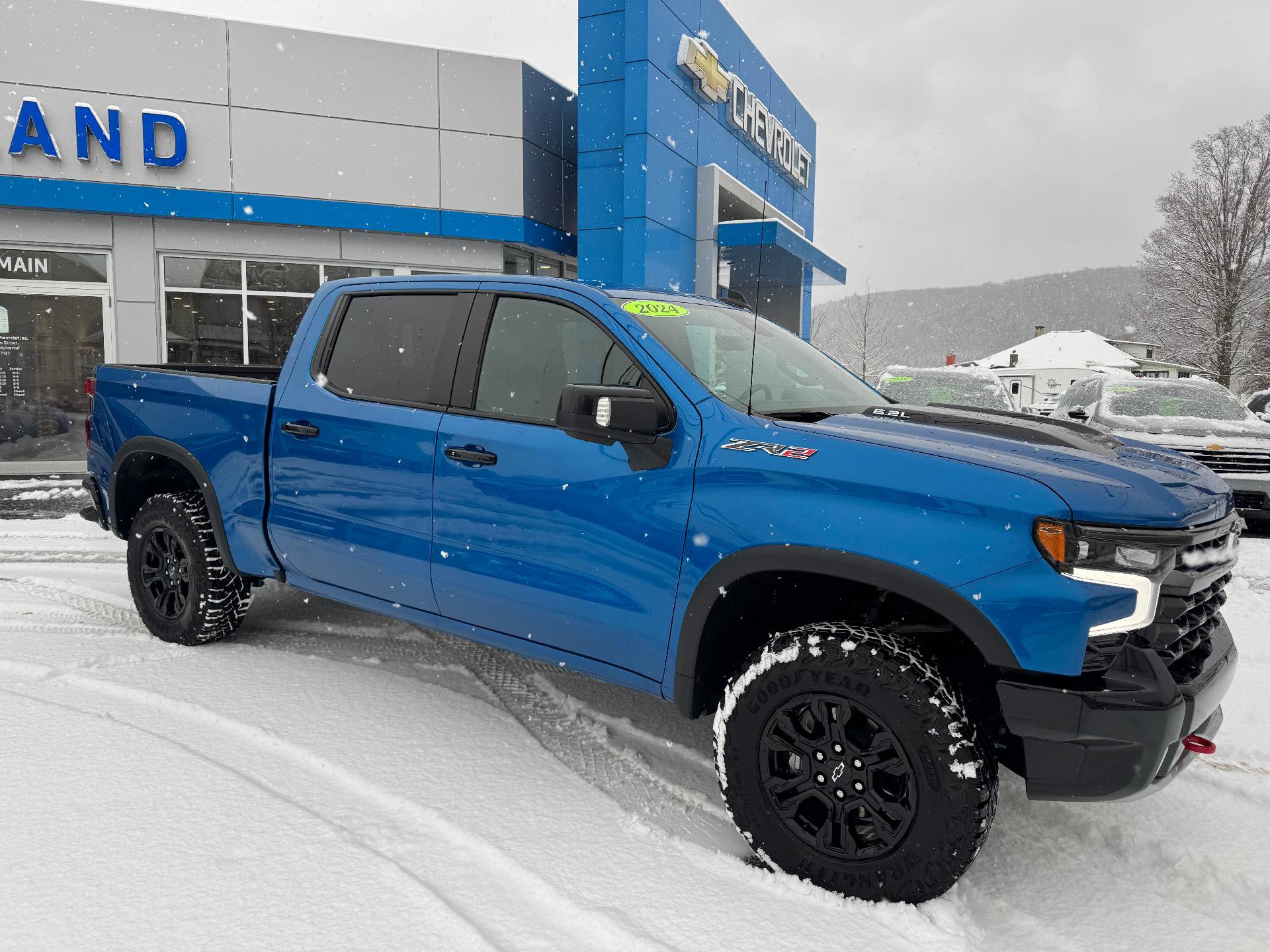 Used 2024 Chevrolet Silverado 1500 ZR2 w/ Technology Package image 7