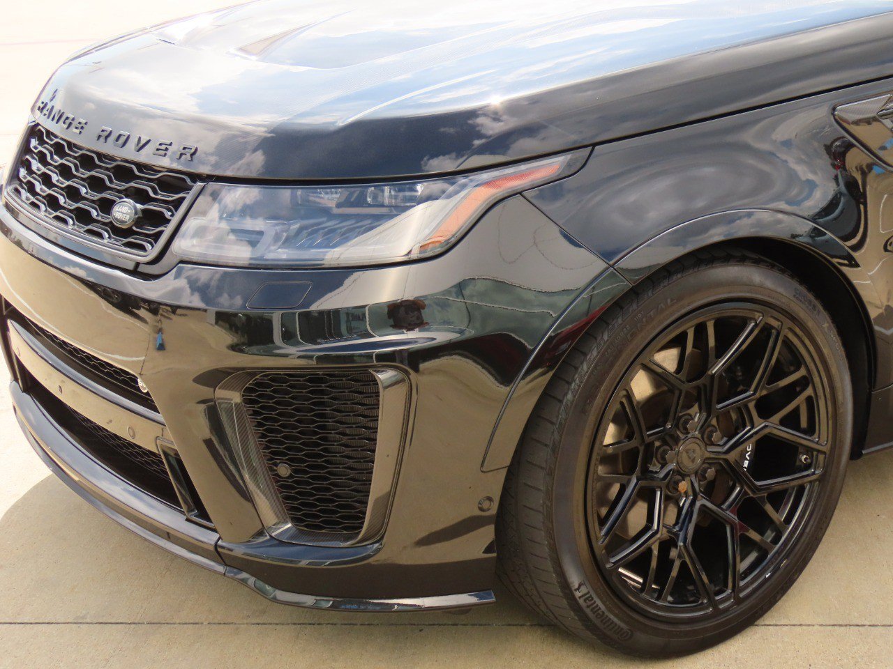 Used 2021 Land Rover Range Rover Sport SVR Carbon Edition image 3