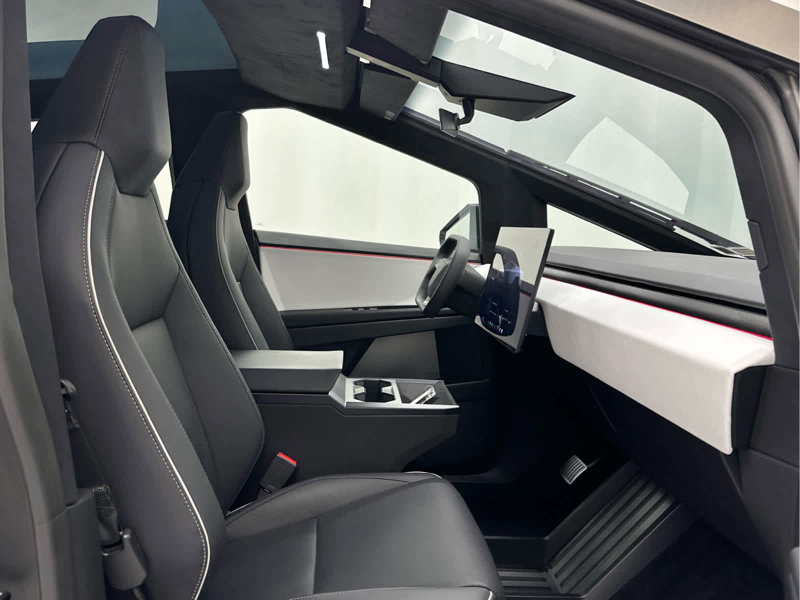 Used 2024 Tesla Cybertruck AWD Crew Cab image 18