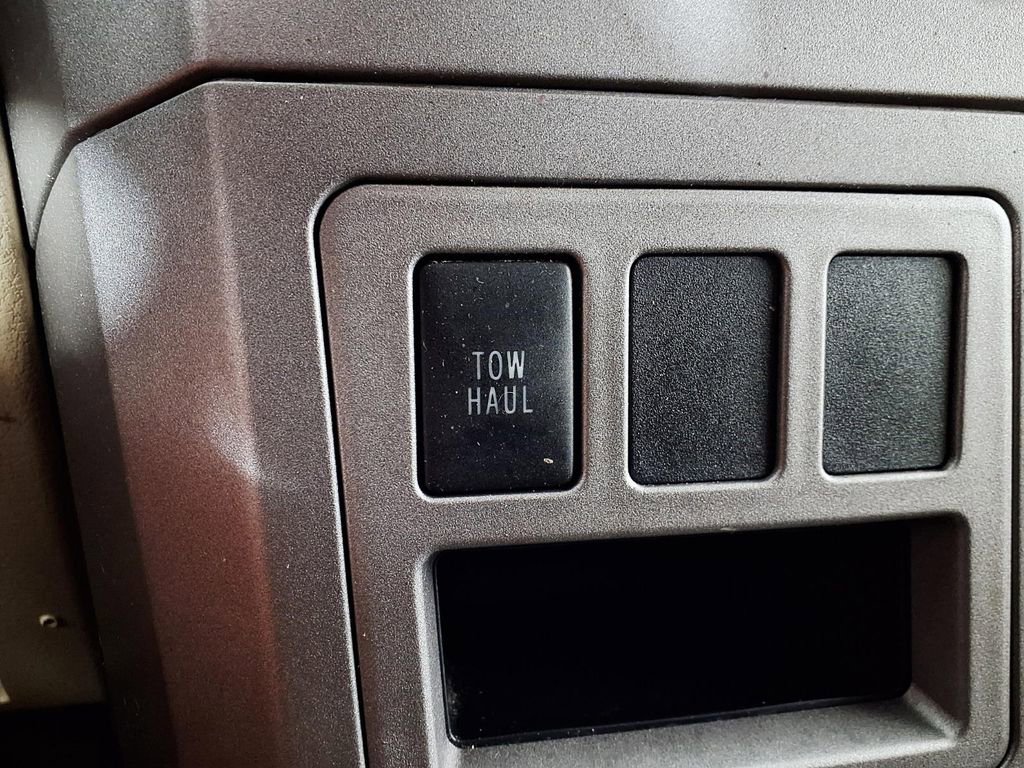 Used 2013 Toyota Tundra 2WD CrewMax w/ SR5 Pkg image 21