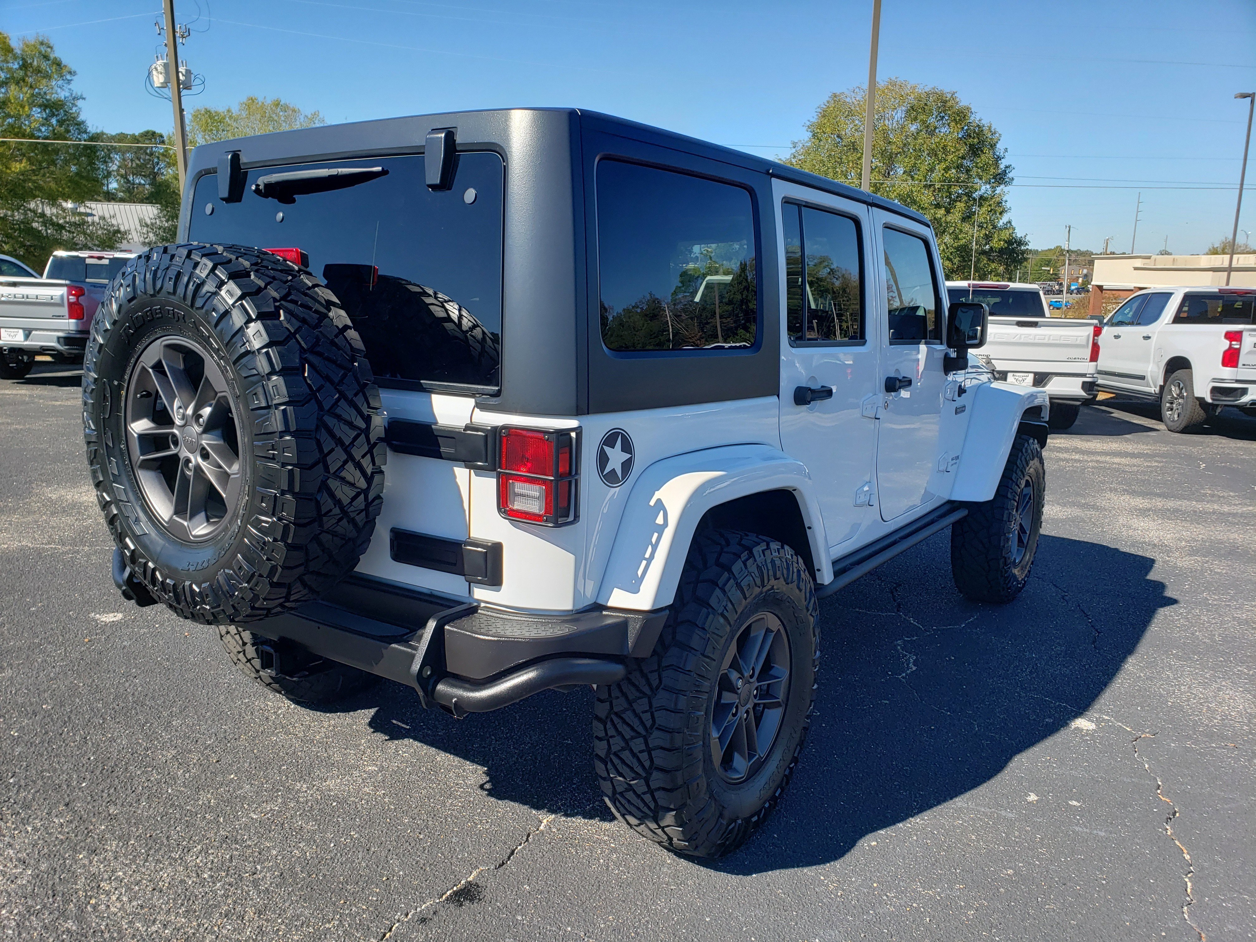 Used 2018 Jeep Wrangler Unlimited Sport image 3
