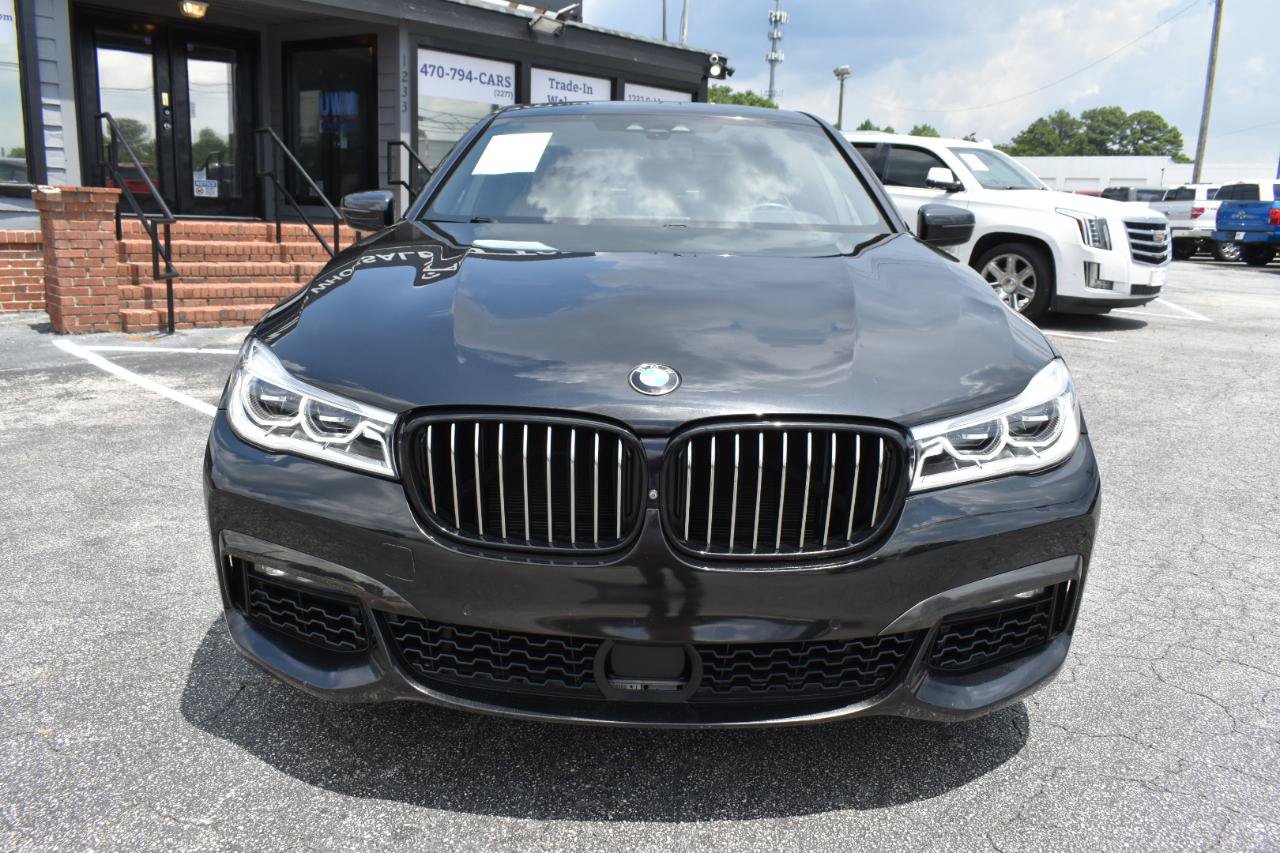 Used 2019 BMW 750i w/ Executive Package RWD image 3