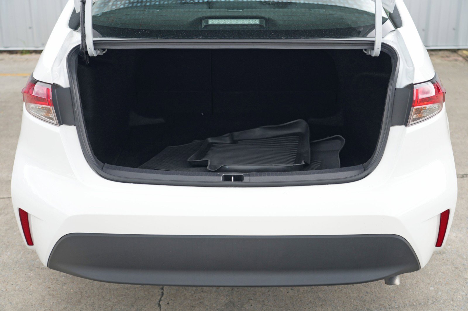 Used 2024 Toyota Corolla LE image 8