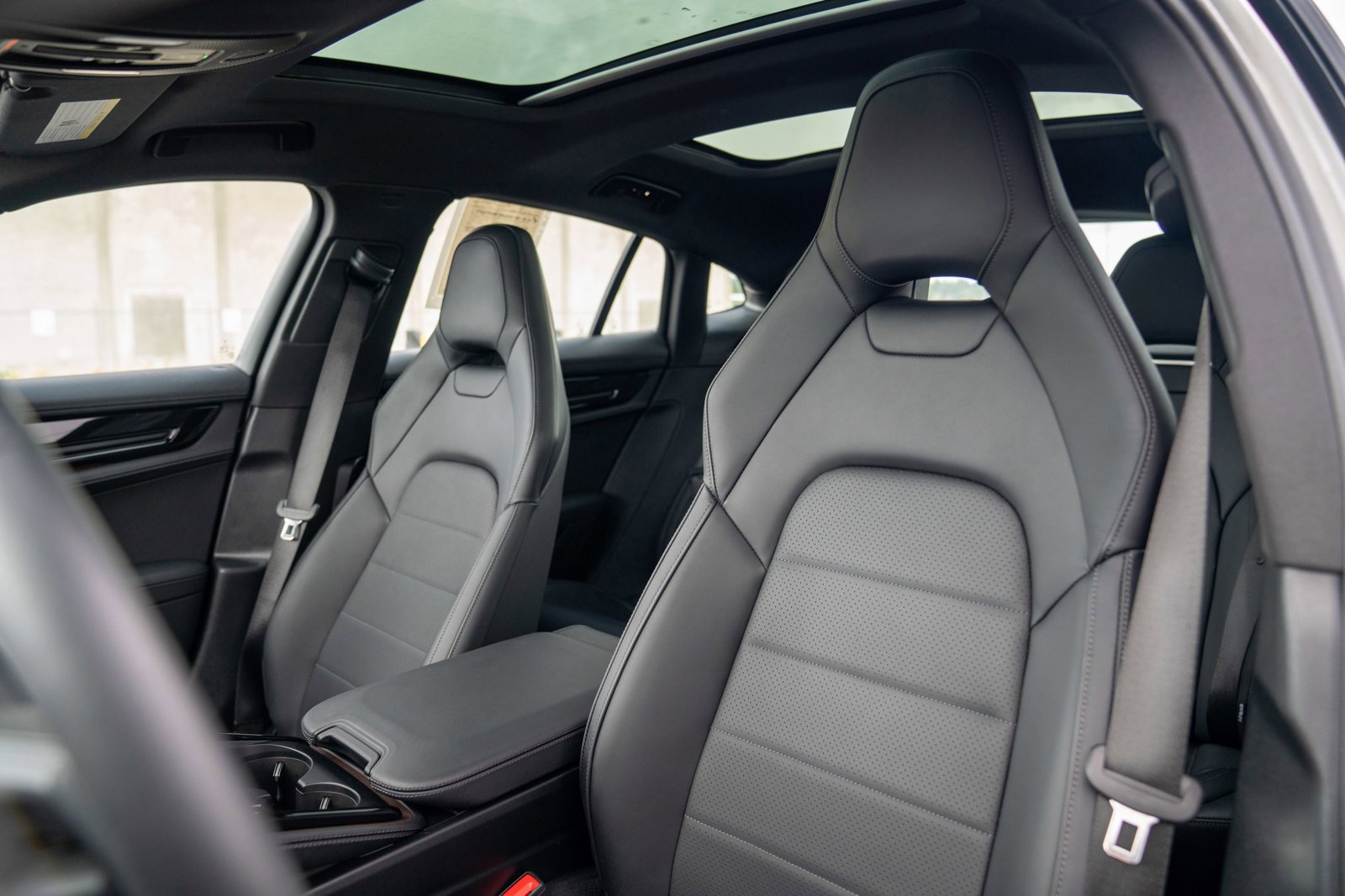 Certified 2025 Porsche Panamera image 5