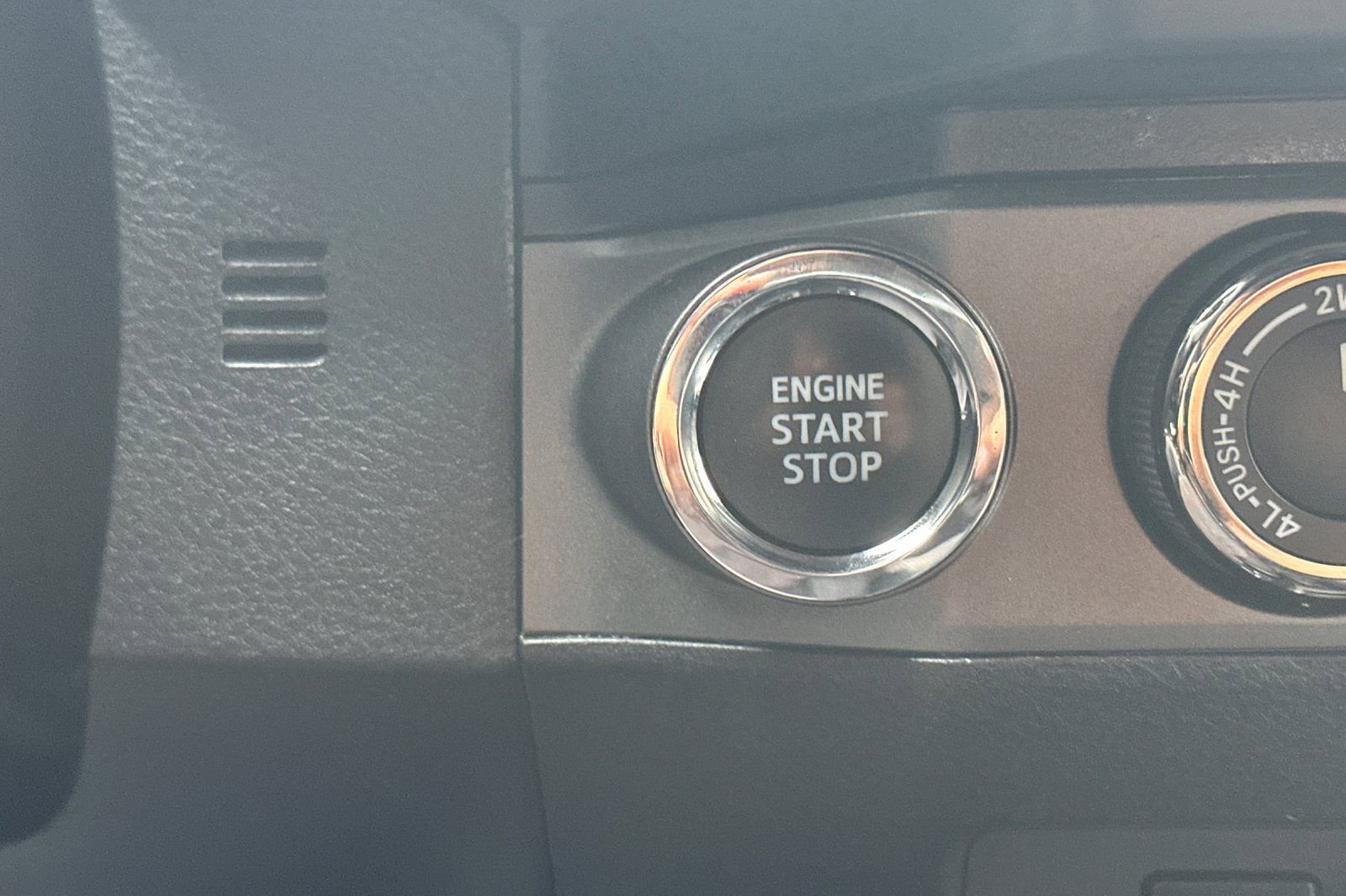 Used 2023 Toyota Tacoma TRD Sport w/ Advanced Technology Package image 28