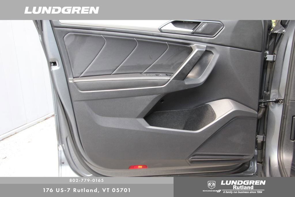 Used 2023 Volkswagen Tiguan SE R-Line AWD/4WD image 12