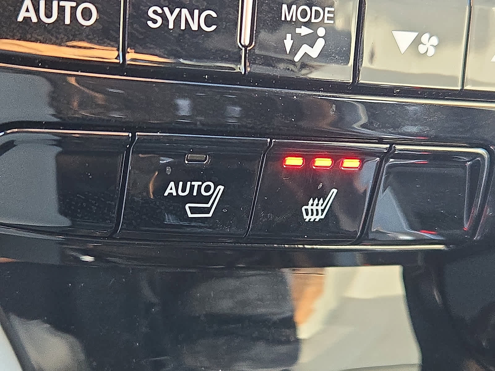 Used 2024 Acura MDX SH-AWD w/ Technology Package image 27