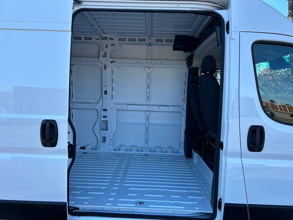 New 2026 RAM ProMaster 3500 w/ Cold Weather Group image 27