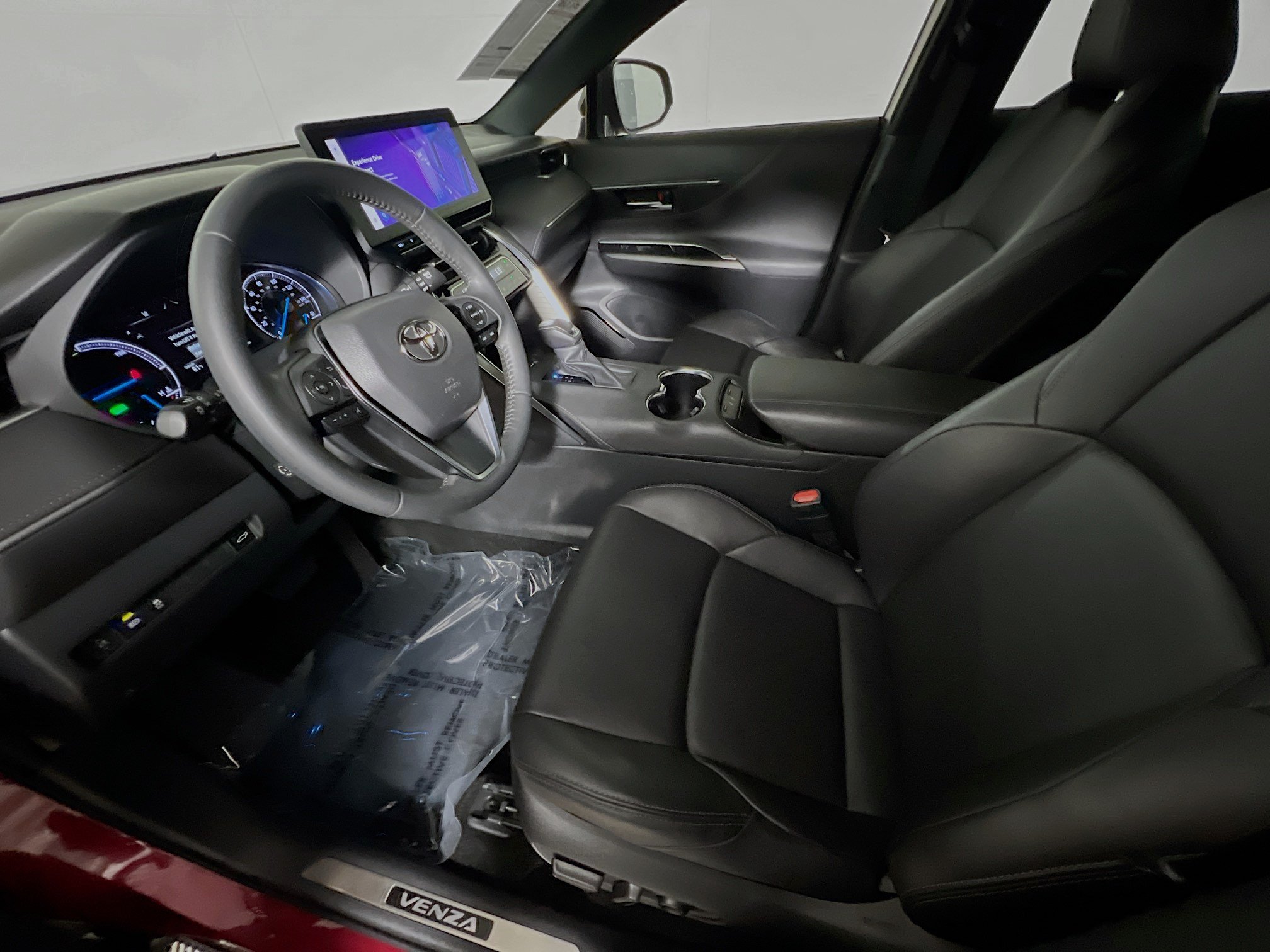 Used 2024 Toyota Venza Nightshade AWD/4WD image 15