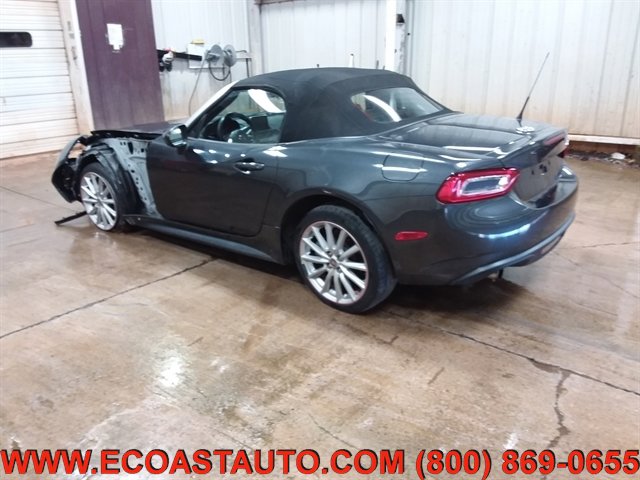 Used 2017 FIAT 124 Spider Lusso RWD image 2