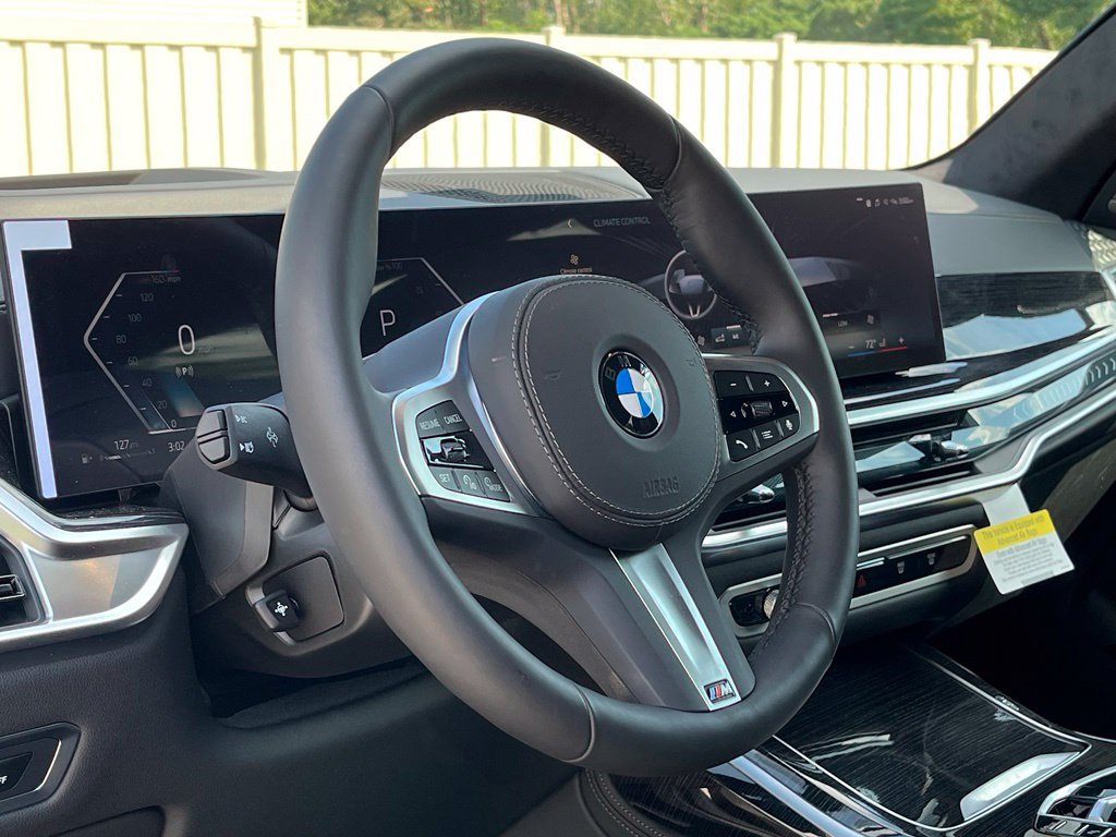 Used 2027 BMW X7 xDrive40i w/ M Sport Package AWD/4WD image 21