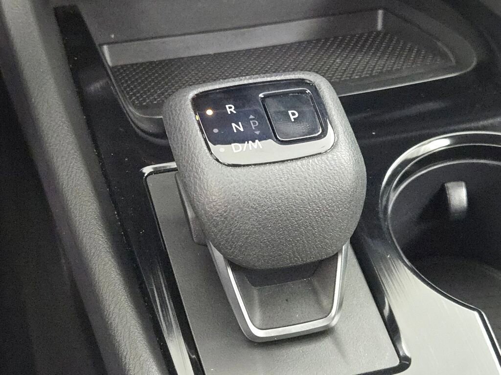 Used 2023 Nissan Rogue SV image 31