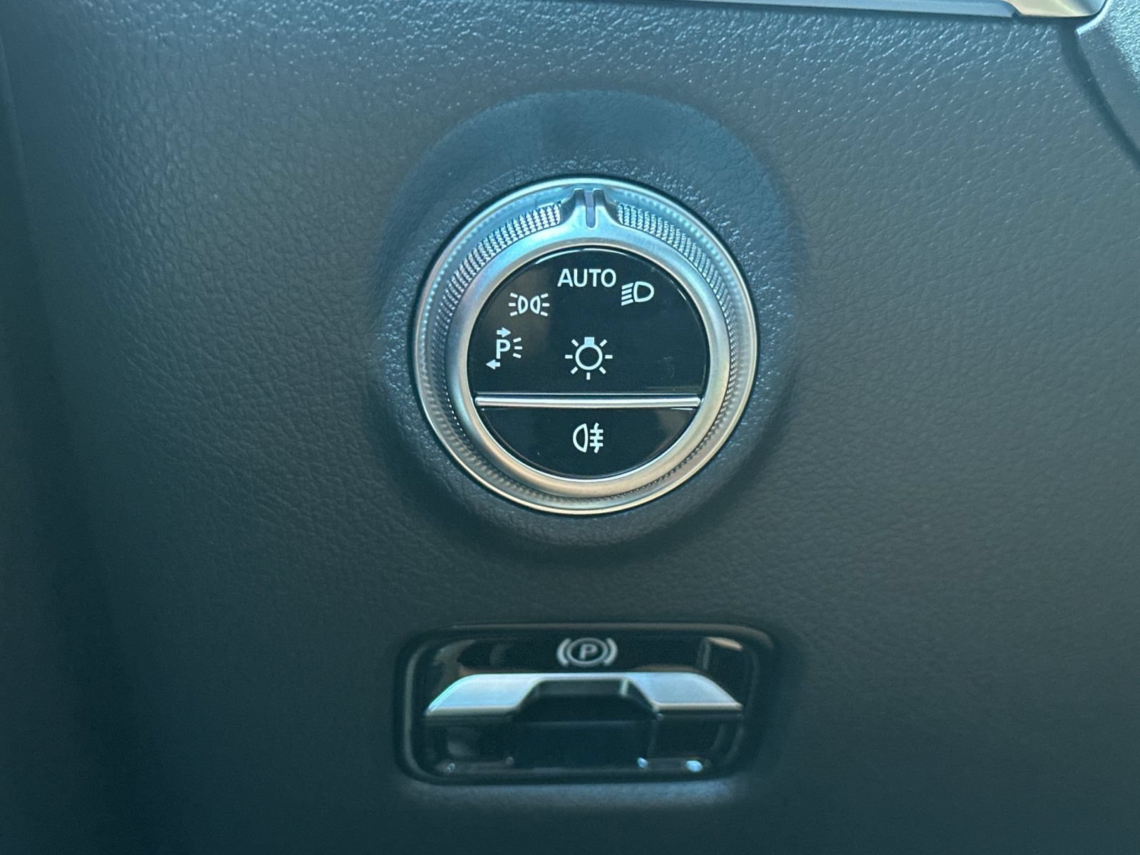 Used 2022 Mercedes-Benz C 300 Sedan image 29