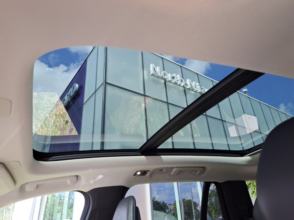 Used 2021 Volvo XC90 T5 Momentum w/ Protection Package Premier image 6