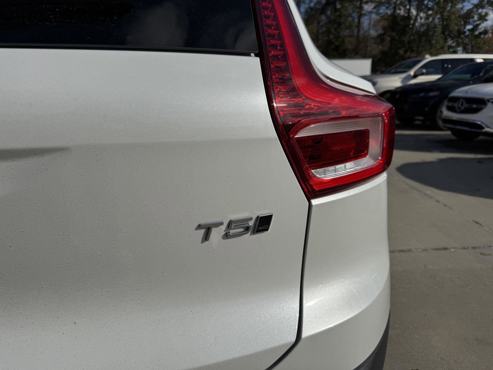 Used 2021 Volvo XC40 T5 R-Design w/ Advanced Package image 23