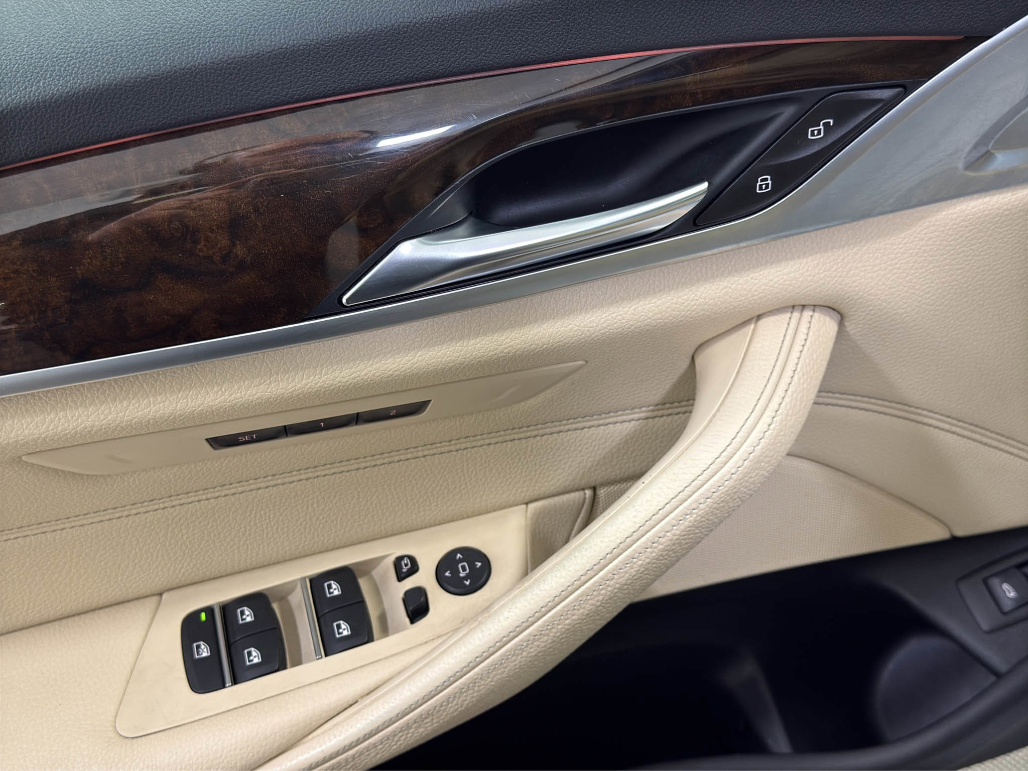 Used 2017 BMW 540i xDrive image 12