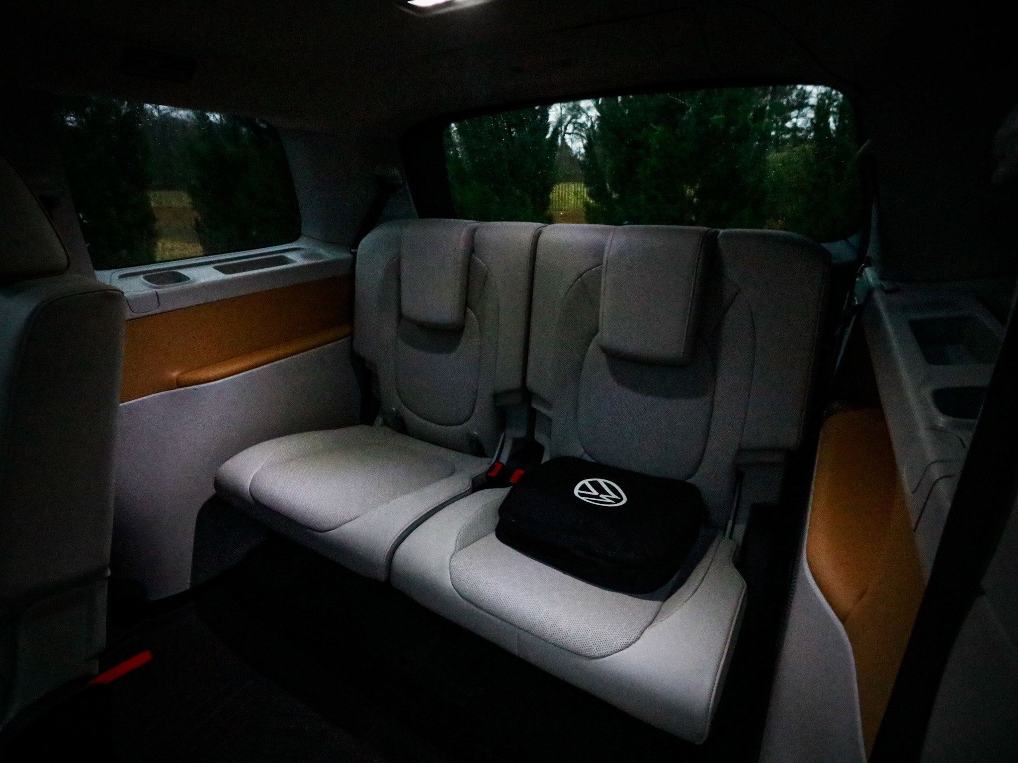 Used 2025 Volkswagen ID. Buzz 1st Edition image 31