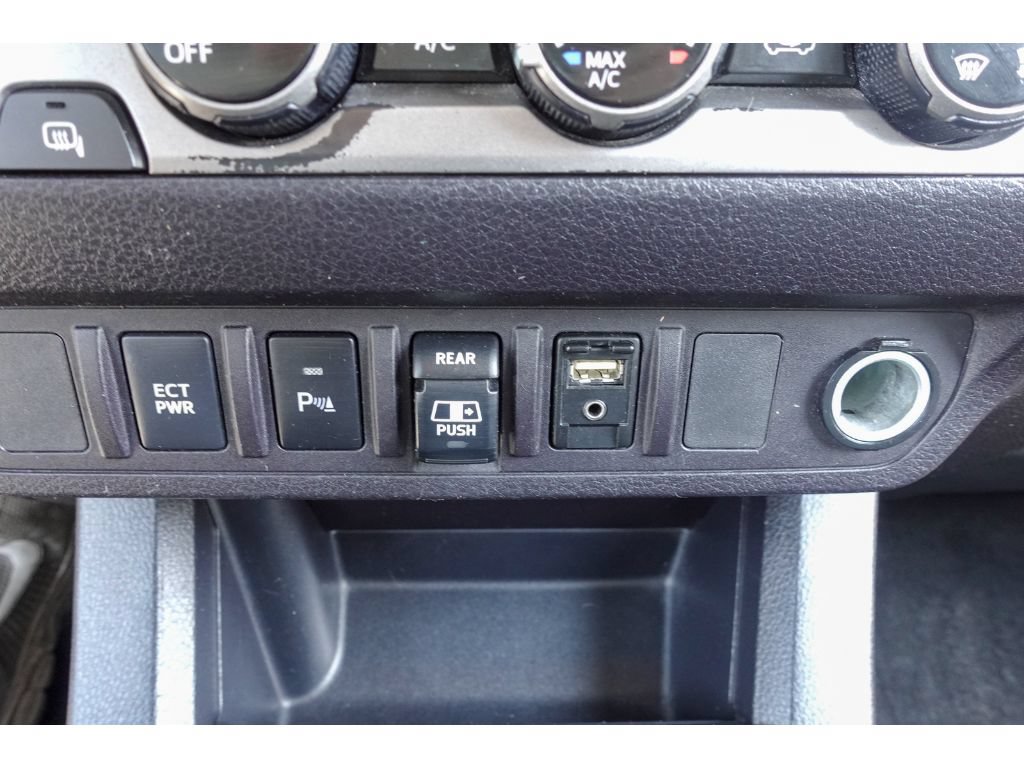 Used 2018 Toyota Tacoma SR5 RWD image 20