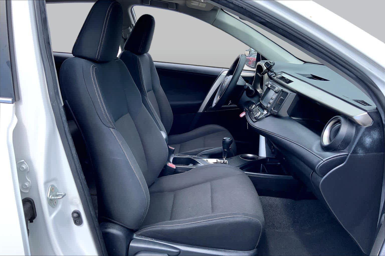 Used 2013 Toyota RAV4 XLE FWD image 9