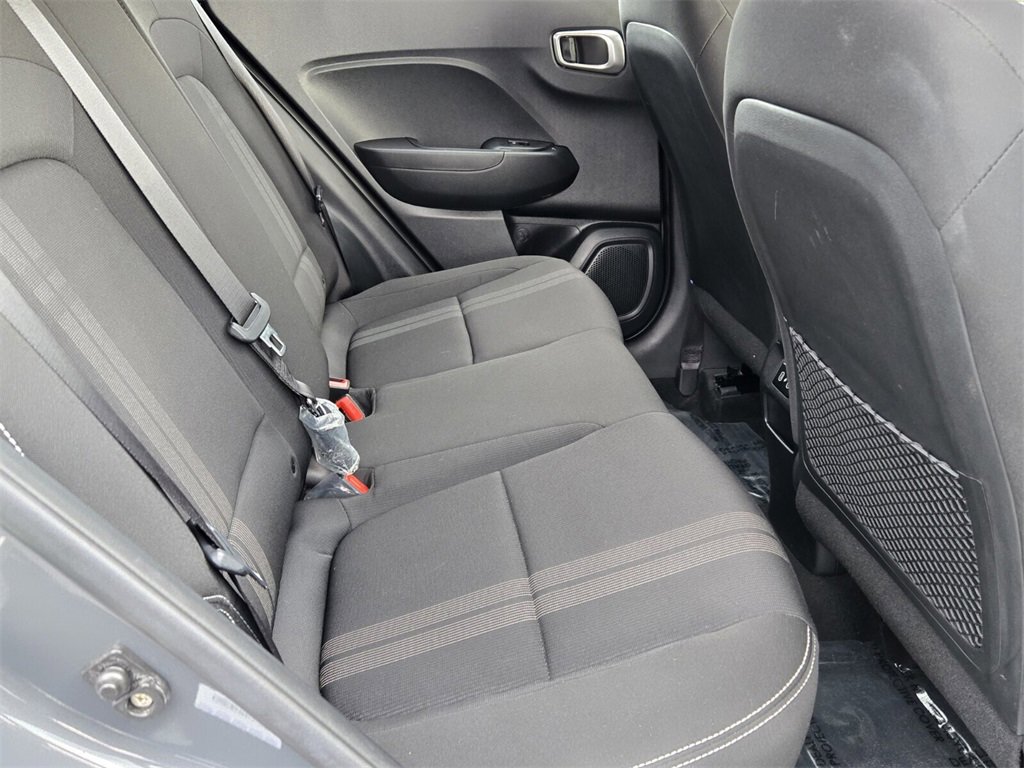 Certified 2025 Hyundai Venue SEL image 15